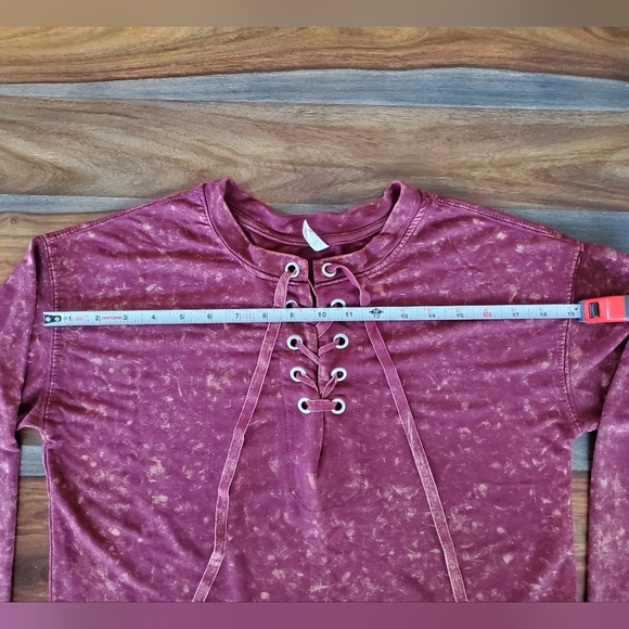 Mudd, Ladies Long Sleeve Shirt, Medium, Super Soft, Tie, Maroon, Distressed Look - Picture 3 of 7